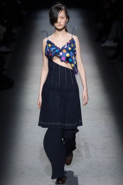 Look 30